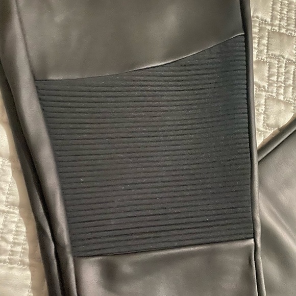 Moto Leggings - Picture 2 of 5